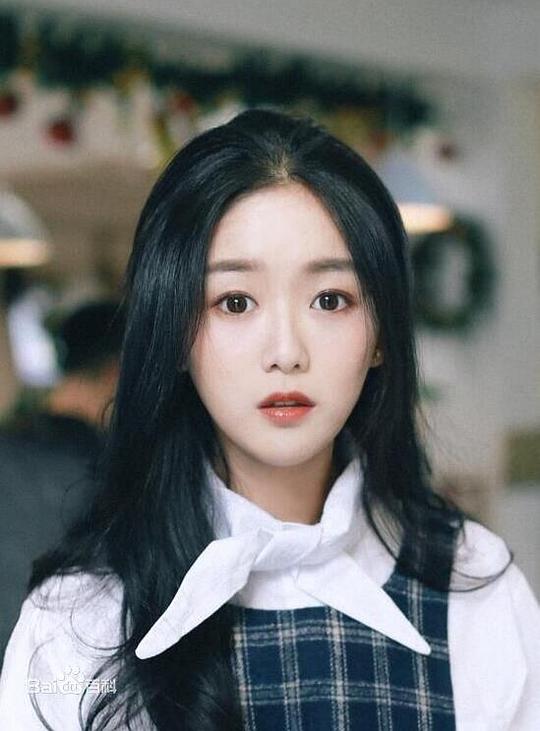 张馨月 Xinyue Zhang