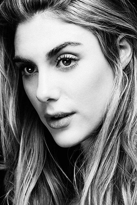 埃琳娜·沙雷 Elena Saurel