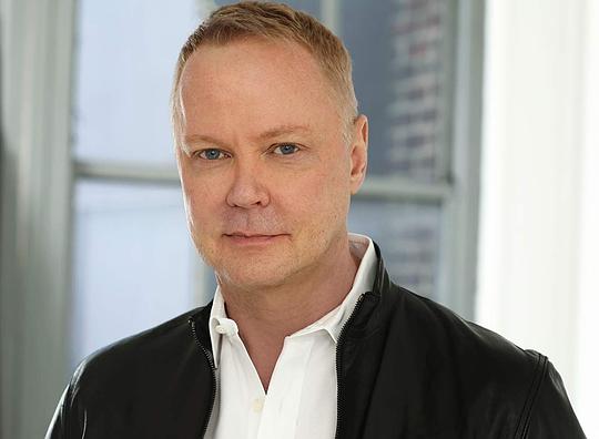 迈克尔·J·伯格 Michael J. Burg