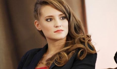 多拉·萨塔伦基 Dóra Sztarenki