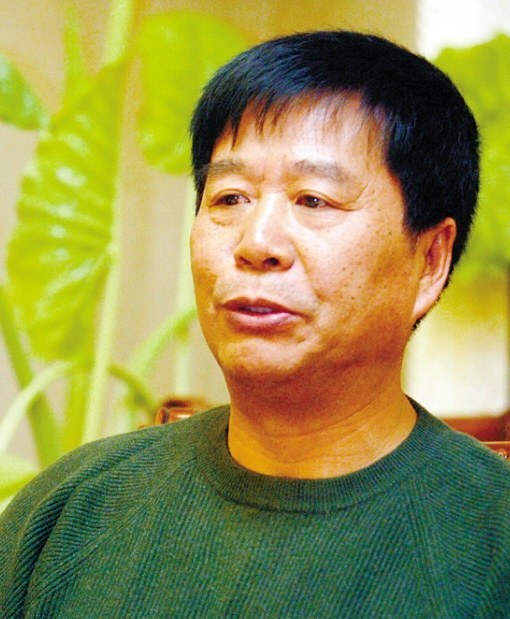 黄净伟 Jingwei Huang