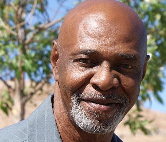 吉-杜·根伯卡 Ji-Tu Cumbuka