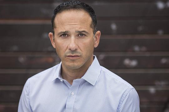 乔·尼夫斯 Joe Nieves