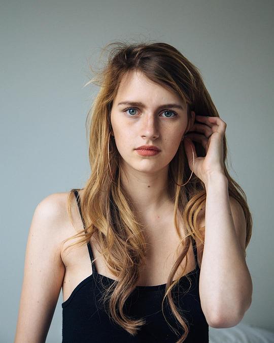 尼尔·泰格·弗莉 Nell Tiger Free