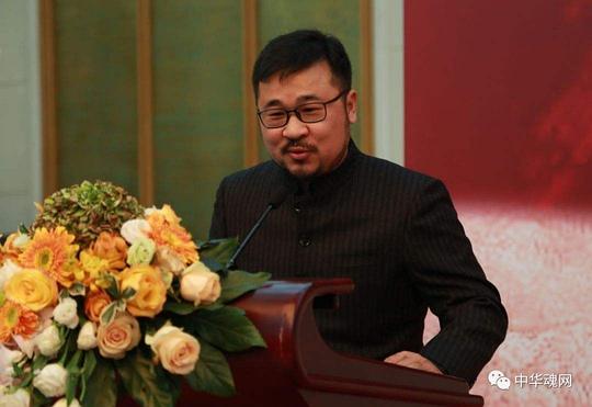 娄毅 Yi Lou
