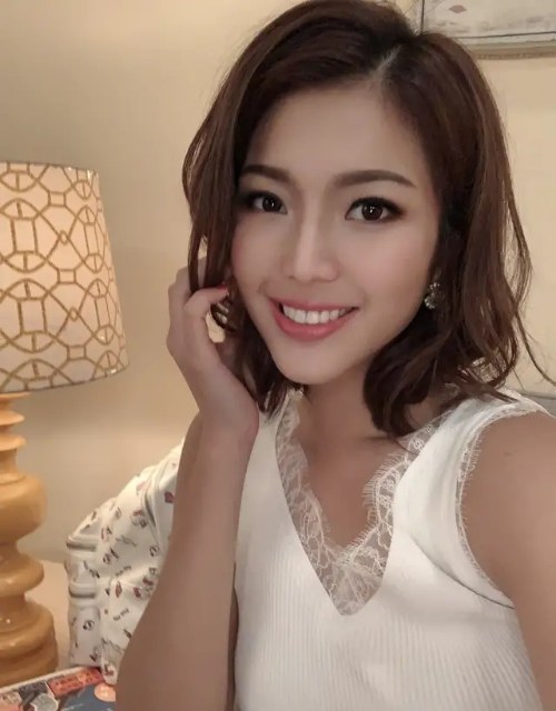 邱芷微 Chelffy Yau