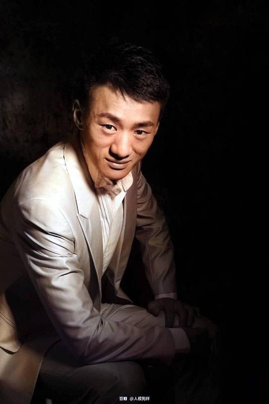 闫玉卓 Yuzhou Yan