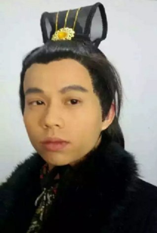 刘艺 Yi Liu