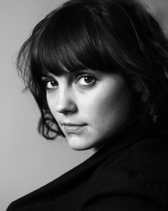 安娜贝尔·斯考莉 Annabel Scholey