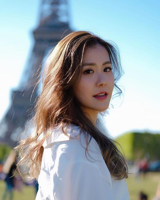 刘佩玥 Moon Lau Pui Yuet