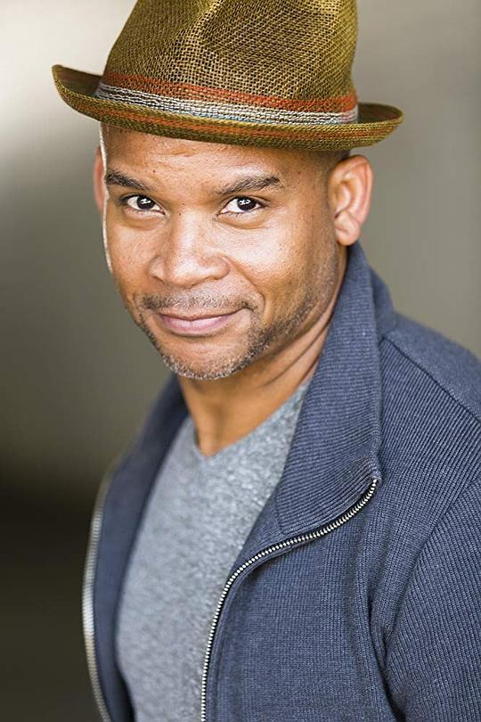 帕特里克·马龙 Patrick Malone