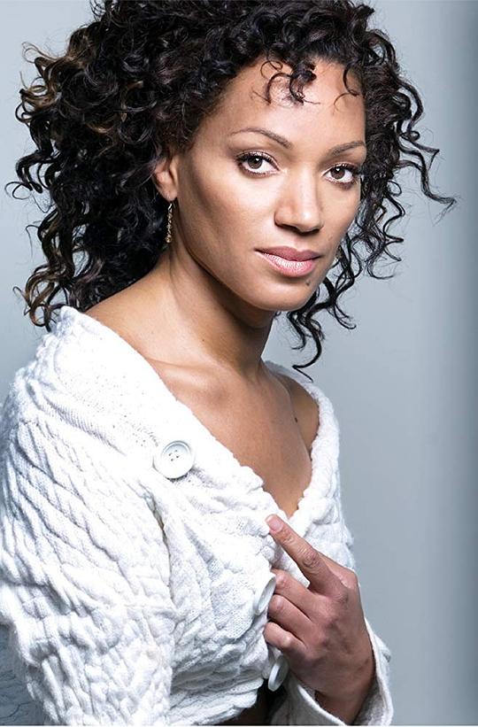 凯伦·霍尔尼斯 Karen Holness