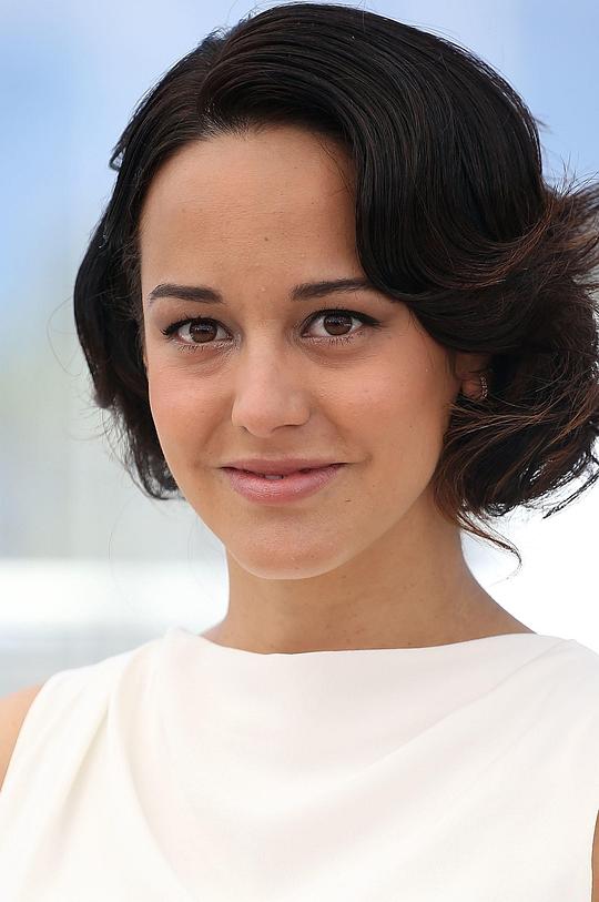 保琳·卡彭尼 Pauline Caupenne