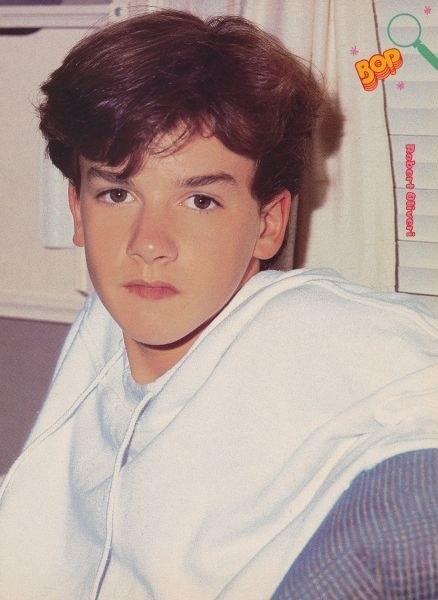 罗伯特·奥利维里 Robert Oliveri