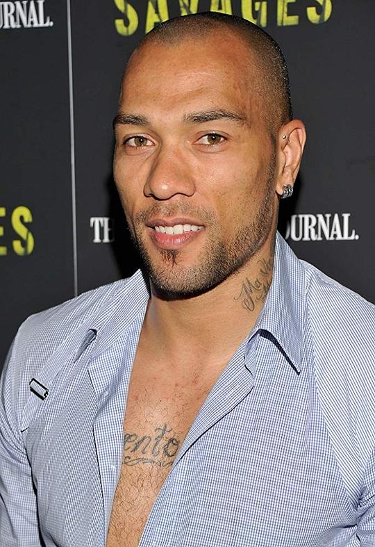 约翰·卡鲁 John Carew