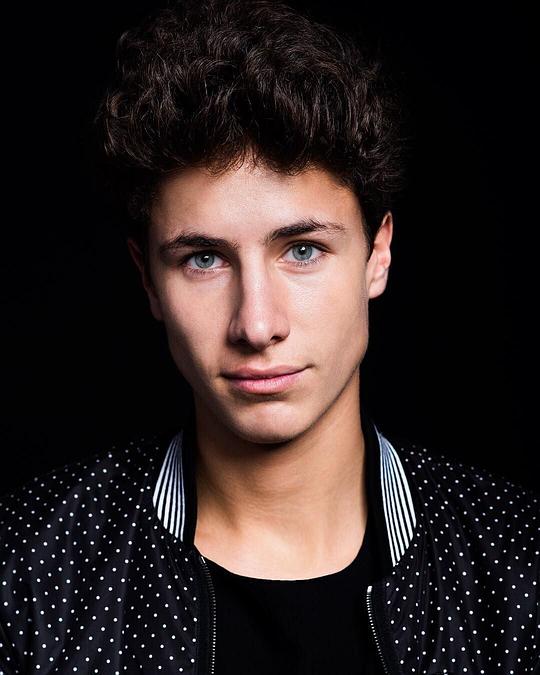 绢帕·苏里塔 Juanpa Zurita