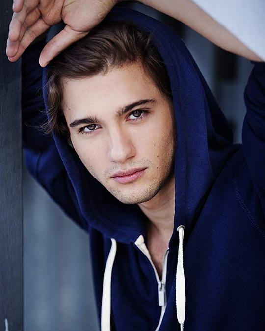 亚历克斯·菲茨艾伦 Alex Fitzalan