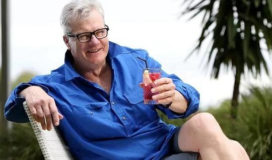 威廉·麦克因斯 William McInnes