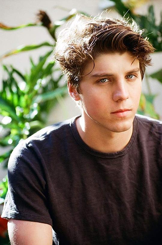 卢卡斯·盖奇 Lukas Gage