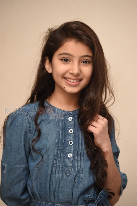 莎拉·阿尔琼 Sara Arjun