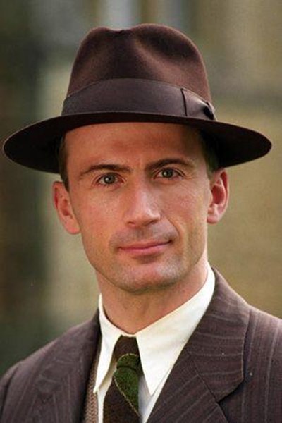 安东尼·豪威尔 Anthony Howell