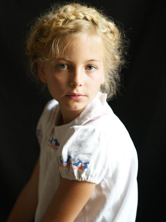 朱丽娜·阿米利·特林克斯 Jolina Amely Trinks