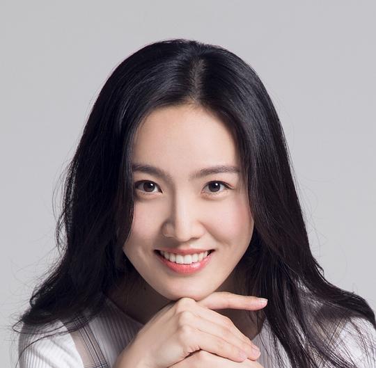 焦雯倩 Wenqian Jiao