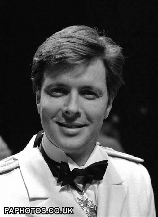 伊恩·奥格尔维 Ian Ogilvy