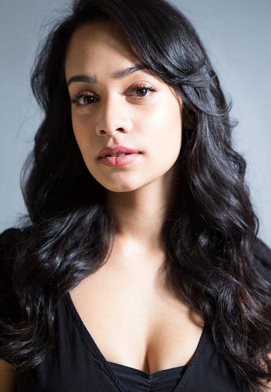 德维卡·贝斯 Devika Bhise