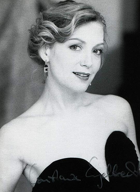 康斯坦茨·恩格尔布雷希特 Constanze Engelbrecht