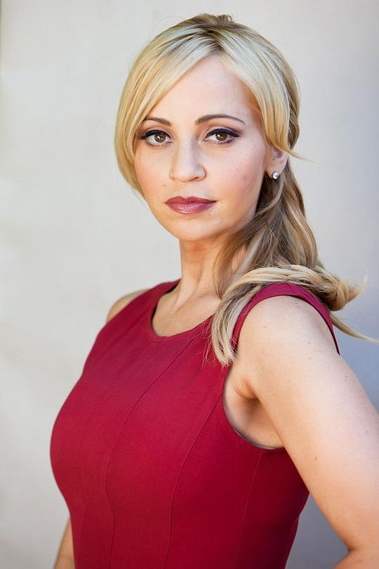 塔拉·斯特朗 Tara Strong