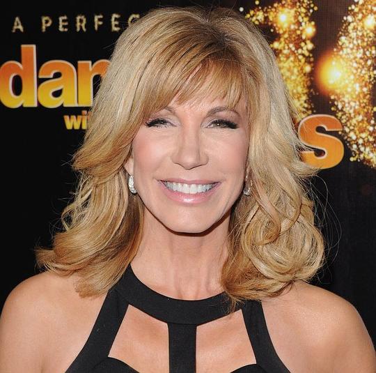 莉扎·吉邦斯 Leeza Gibbons