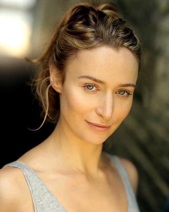 迪尔德丽·穆林斯 Deirdre Mullins