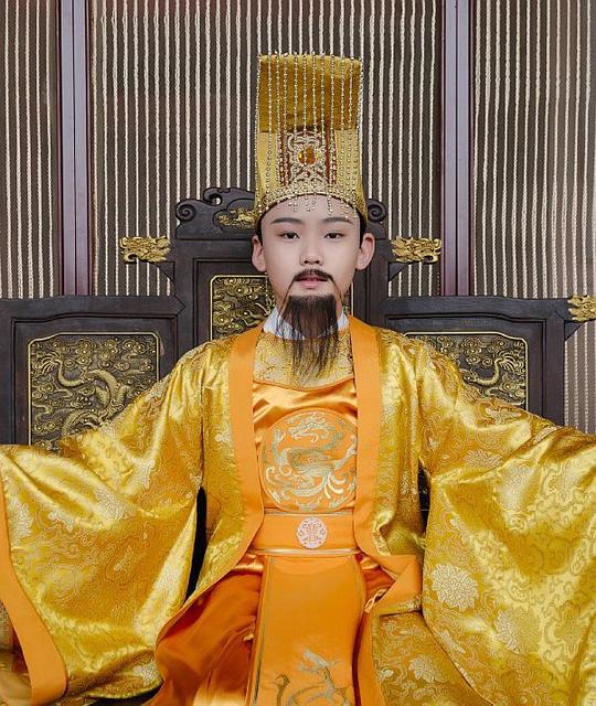 丁宇翾 Yuxuan Ding
