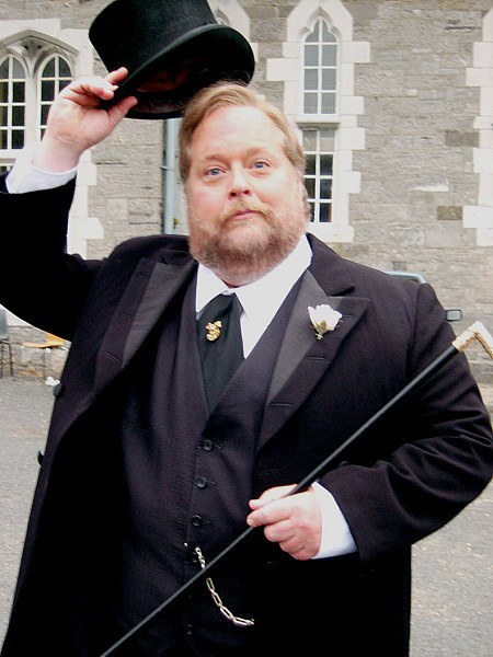 威廉·胡特金斯 William Hootkins