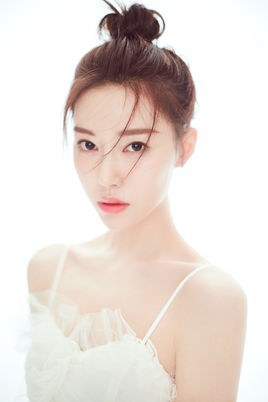 史卿妍 Yanqing Shi
