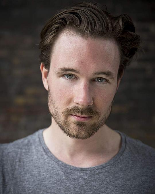 劳伦斯·法尔康纳 Laurence Falconer