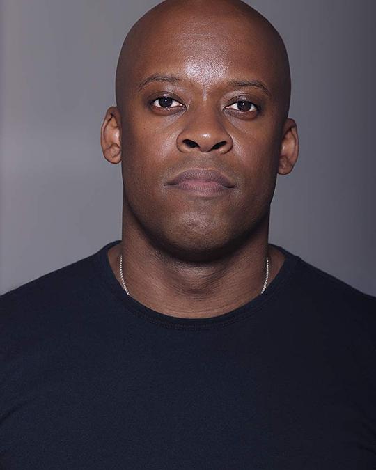 雷金纳德·巴恩斯 Reginald Barnes