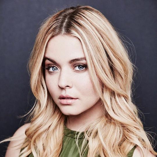 萨莎·皮特丝 Sasha Pieterse