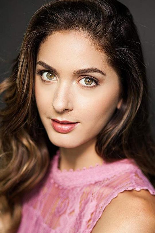 凯拉·亚当斯 Kayla Adams