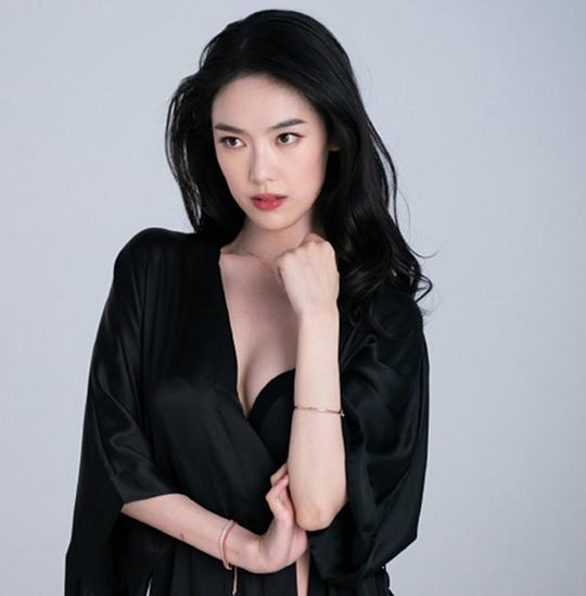石纯子 Chunzi Shi
