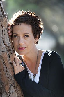 劳拉·德·拉乌兹 Laura De la Uz