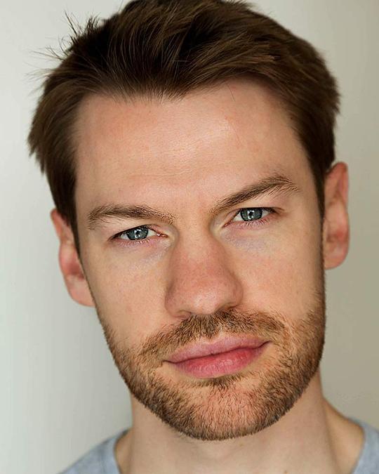 穆里斯·克劳雷 Muiris Crowley