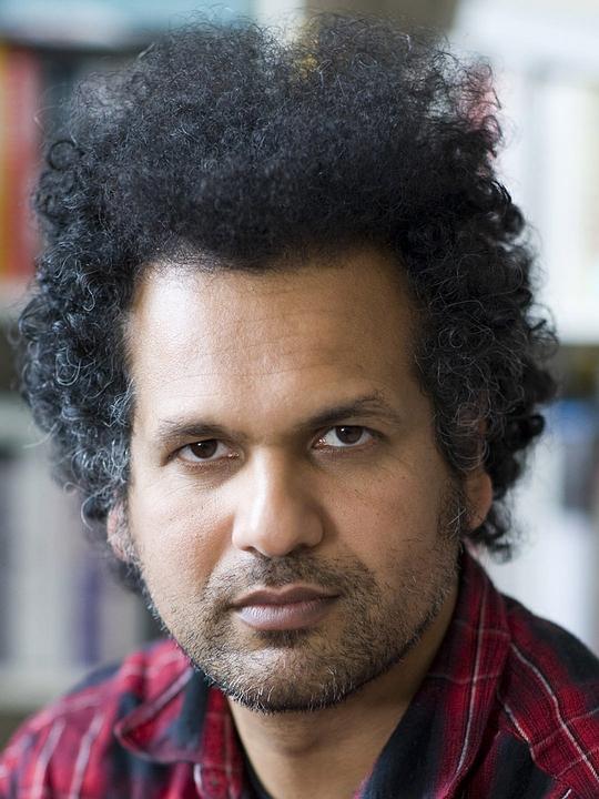 萨弗拉齐·曼苏 Sarfraz Manzoor