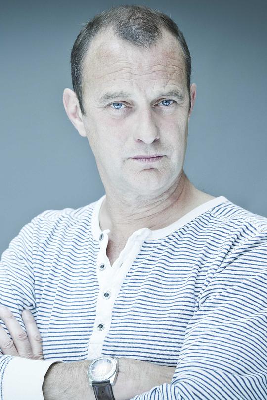 菲尔·康韦尔 Phil Cornwell