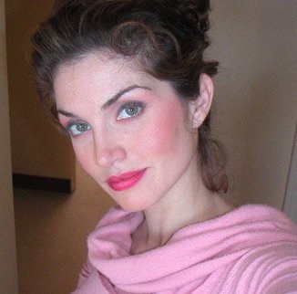 艾伦娜 莉昂丝 Elena Lyons