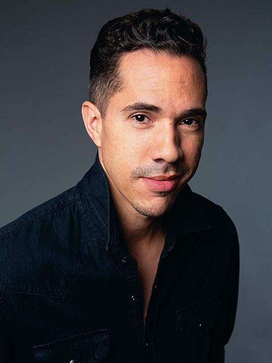 乔伊·奥扎纳 Joey Auzenne