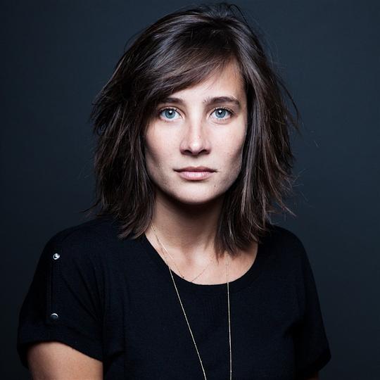 朱莉·德博纳 Julie de Bona