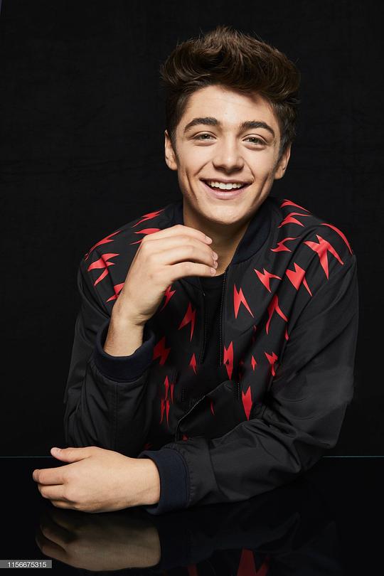 亚瑟·安其 Asher Angel