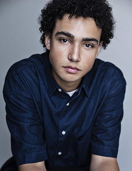 阿奇·马德基 Archie Madekwe